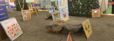 Vernisáž obrazov v klientskom centre ministerstva vnútra sr - DSCN7201