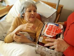 Koľko lásky sa zmestí do krabice od topánok