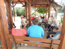 Čítanie povestí so zamestnankyňou knižnice