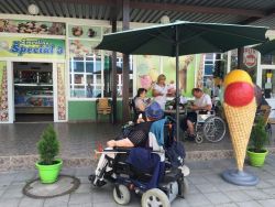 Letná prechádzka spojená so zmrzlinovým osviežením