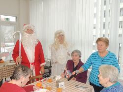 Návšteva sv. Mikuláša s pomocníkmi v zariadení 2017