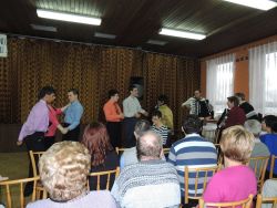 Po dobrom obede sme chvíľu zabávali ľudovými piesňami aj my