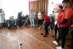 Klienti DEMY a futbalisti AS Trenčín hrajú bocciu
