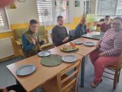 Posedenie pri barančekovi - 20250409_094951