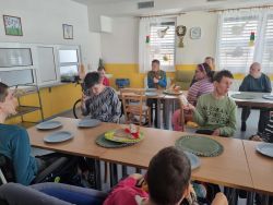 Posedenie pri barančekovi - 20250409_095009