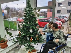 Rozsvietenie stromčeka a návšteva mikuláša - IMG_20251202_092011819 – kópia