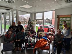 Rozsvietenie stromčeka a návšteva mikuláša - IMG_20251202_102019865 – kópia