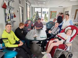 Rozsvietenie stromčeka a návšteva mikuláša - IMG_20251202_102537905 – kópia