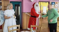 Rozsvietenie stromčeka a návšteva mikuláša - Tibor