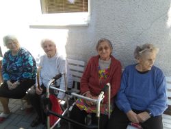 Aktivity s klientmi v areáli nášho zariadenia - IMG_20210602_112958